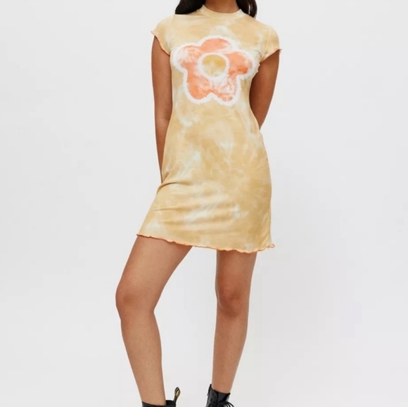 Urban Outfitters Dresses & Skirts - Ragged Priest flower dress